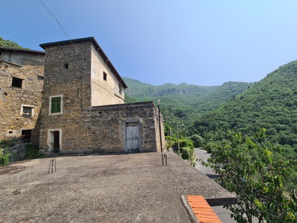 quadrivano in vendita a Castelbianco