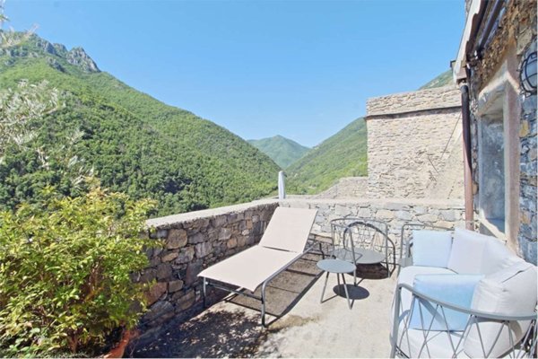 appartamento in vendita a Castelbianco in zona Colletta