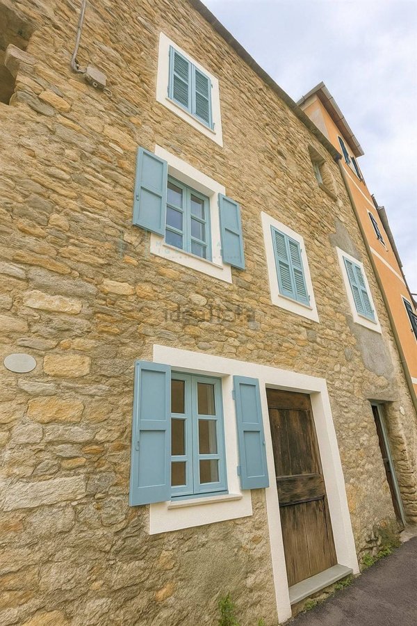 quadrivano in vendita a Castelbianco in zona Vesallo