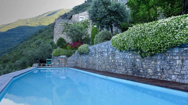 appartamento in vendita a Castelbianco in zona Colletta