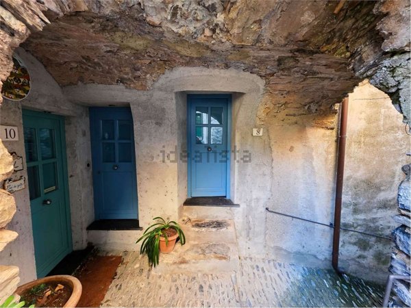 appartamento in vendita a Castelbianco in zona Colletta