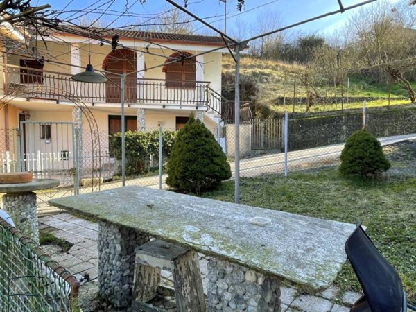 casa indipendente in vendita a Castelbianco
