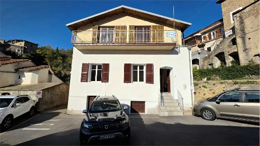 casa indipendente in vendita a Castelbianco in zona Vesallo