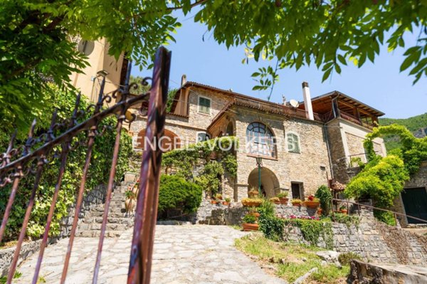 casa indipendente in vendita a Castelbianco in zona Vesallo