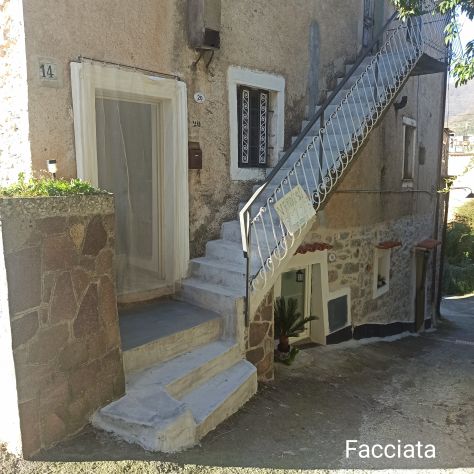 casa indipendente in vendita a Castelbianco