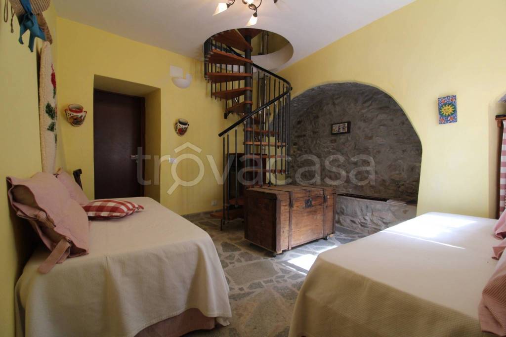 appartamento in vendita a Castelbianco in zona Oresine