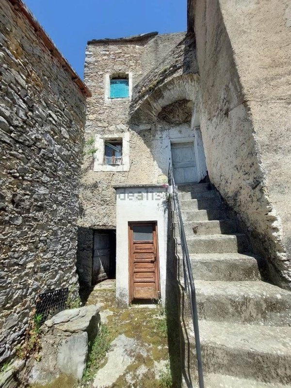 casale in vendita a Castelbianco in zona Vesallo
