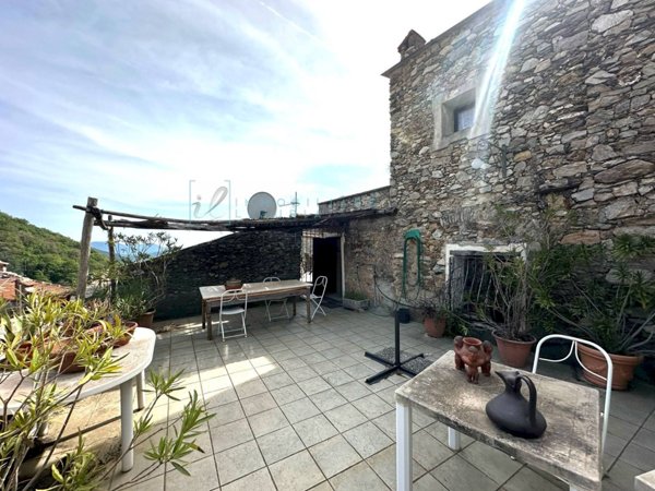 villa in vendita a Castelvecchio di Rocca Barbena