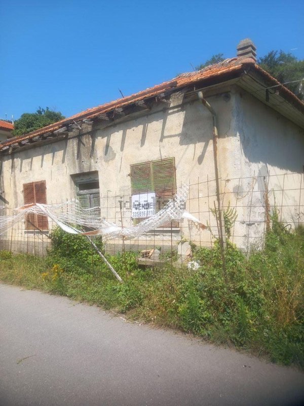 quadrivano in vendita a Castelvecchio di Rocca Barbena