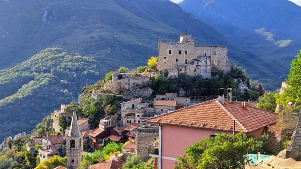 appartamento in vendita a Castelvecchio di Rocca Barbena
