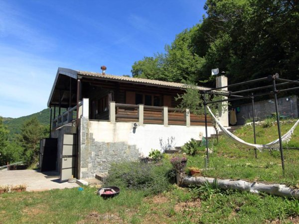 casa indipendente in vendita a Castelvecchio di Rocca Barbena in zona Vecersio