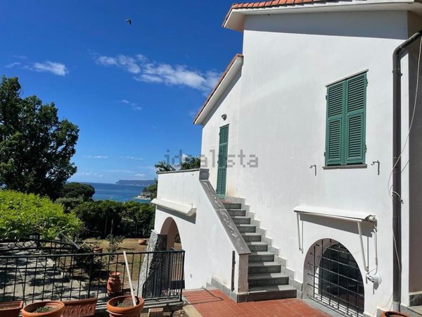 casa indipendente in vendita a Celle Ligure