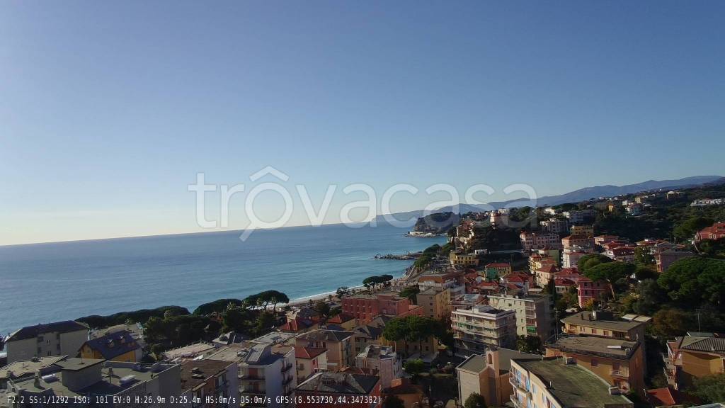 casa indipendente in vendita a Celle Ligure in zona Costa