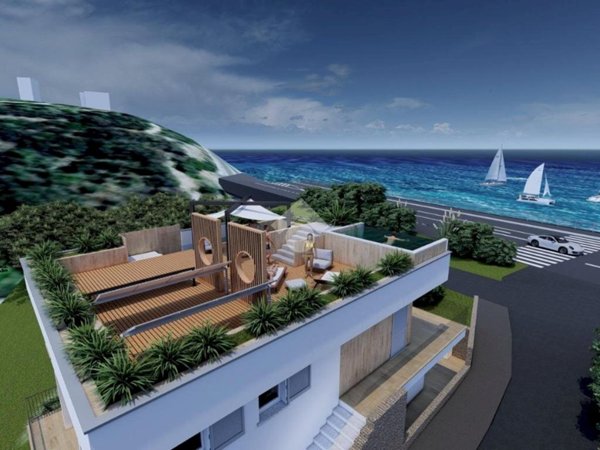 casa indipendente in vendita a Celle Ligure