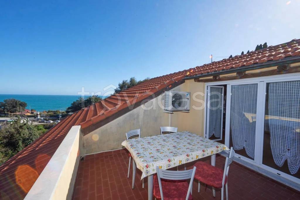 appartamento in vendita a Celle Ligure