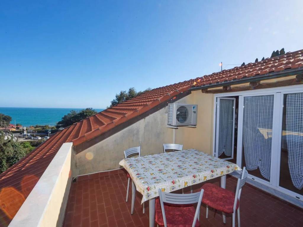 appartamento in vendita a Celle Ligure