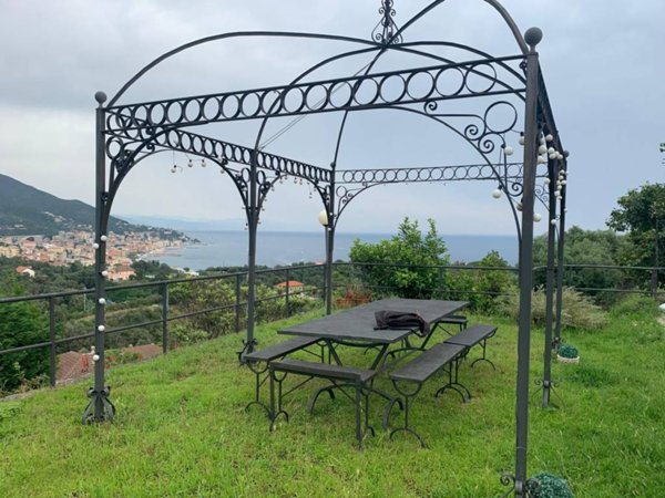 casa indipendente in vendita a Celle Ligure in zona Pecorile