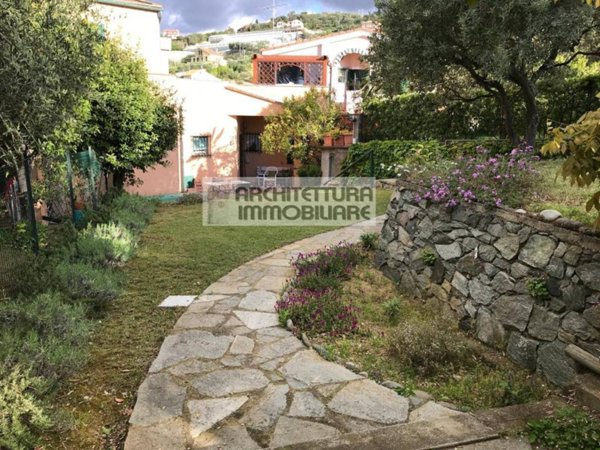 casa indipendente in vendita a Celle Ligure in zona Pecorile