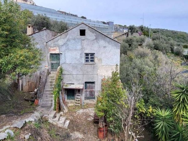 casa indipendente in vendita a Celle Ligure in zona Pecorile