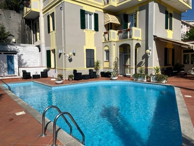 negozio in vendita a Celle Ligure in zona Pecorile