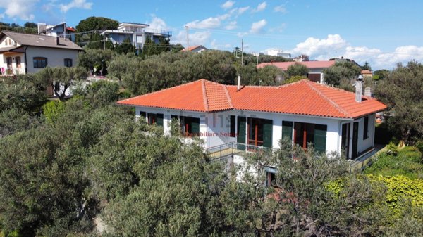 casa indipendente in vendita a Celle Ligure in zona Pecorile