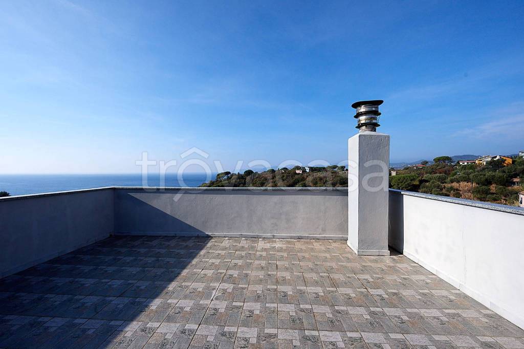 casa indipendente in vendita a Celle Ligure in zona Pecorile