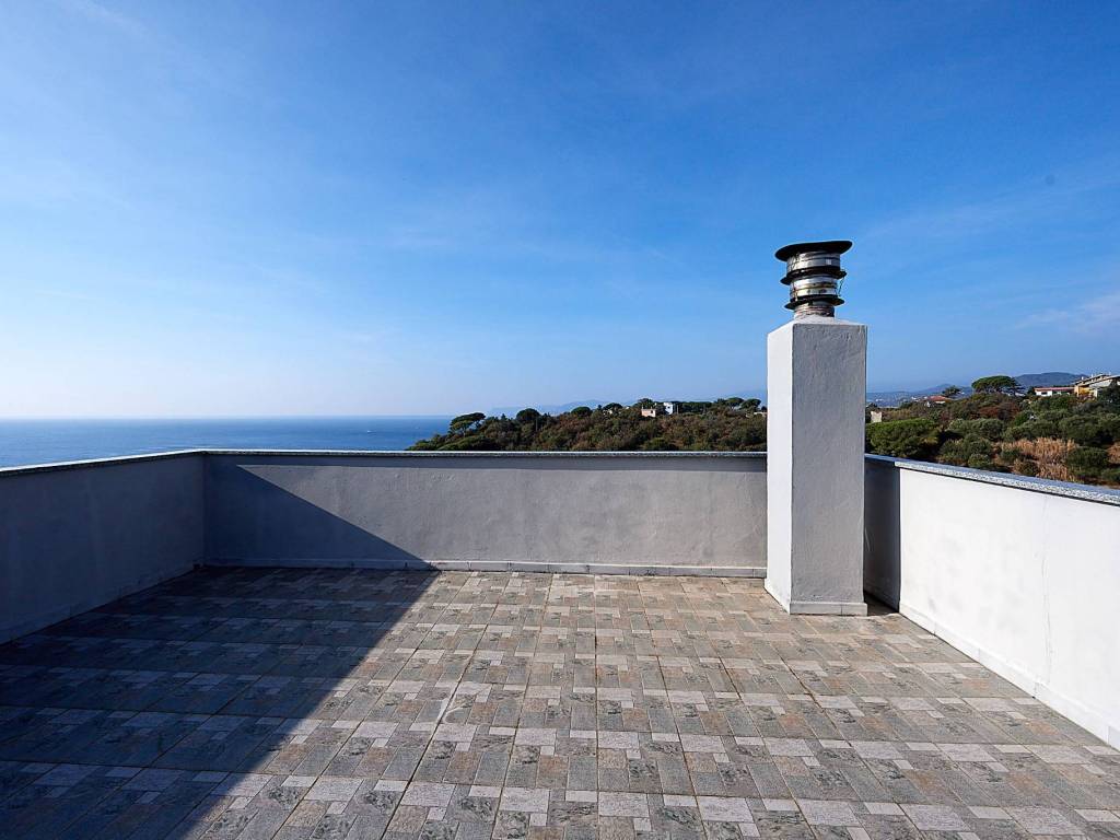 casa indipendente in vendita a Celle Ligure in zona Pecorile