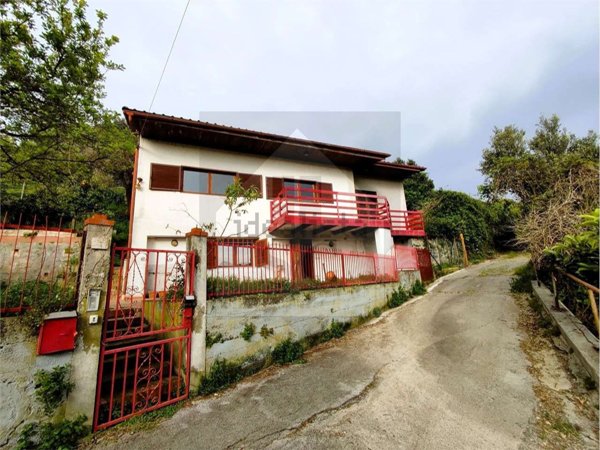 casa indipendente in vendita a Celle Ligure in zona Pecorile