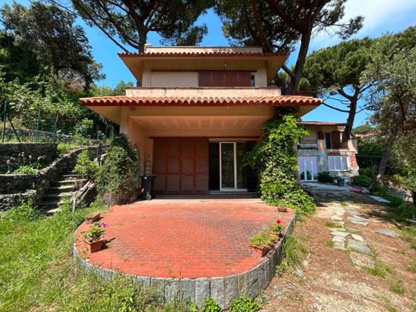 appartamento in vendita a Celle Ligure in zona Pecorile