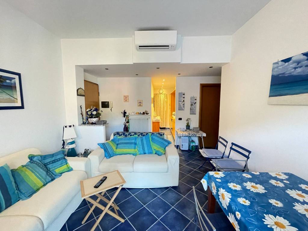 appartamento in vendita a Celle Ligure in zona Pecorile