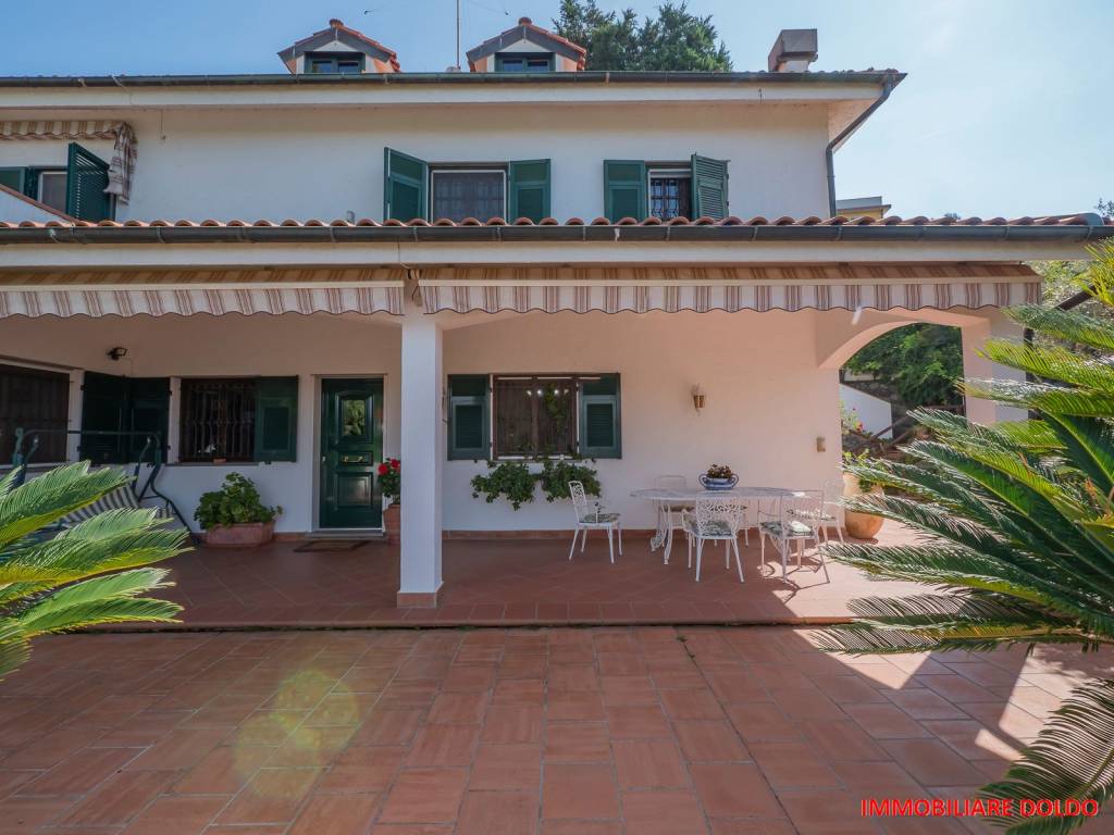 casa indipendente in vendita a Celle Ligure