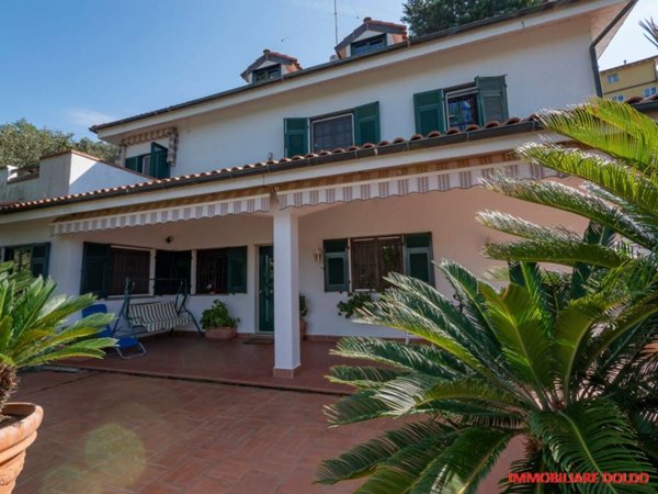 casa indipendente in vendita a Celle Ligure