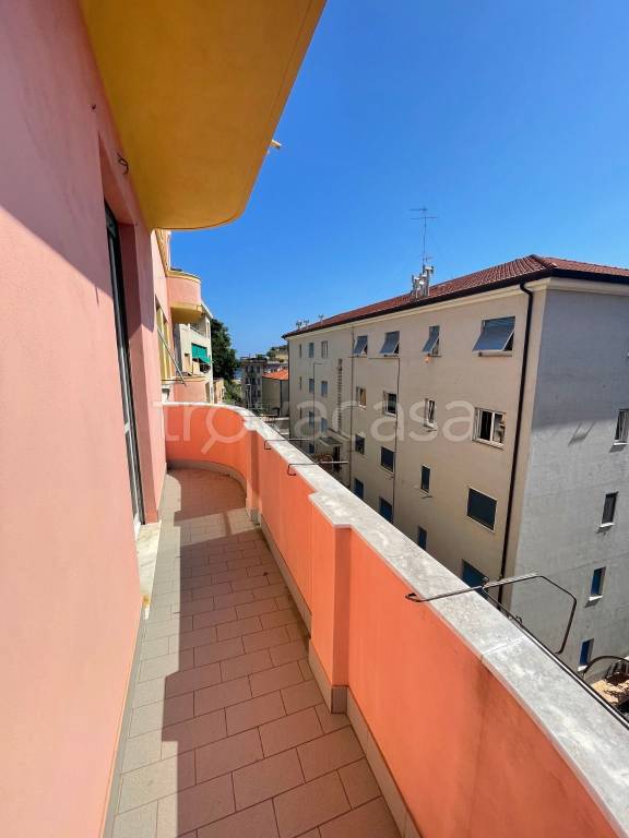 appartamento in vendita a Celle Ligure in zona Costa
