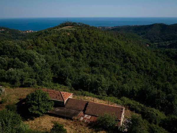casa indipendente in vendita a Celle Ligure