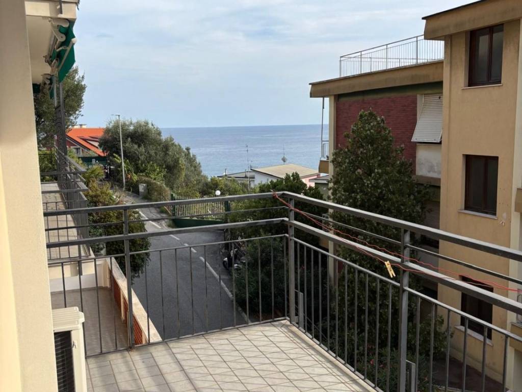 appartamento in vendita a Celle Ligure in zona Pecorile