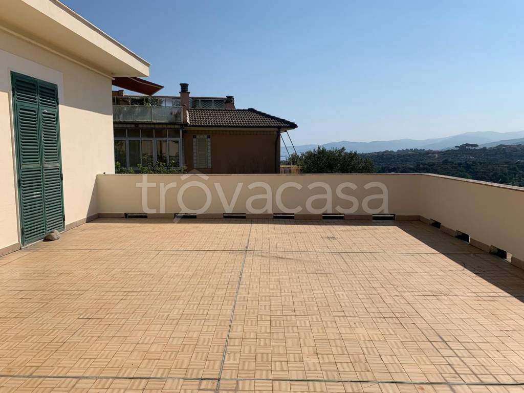 appartamento in vendita a Celle Ligure in zona Costa