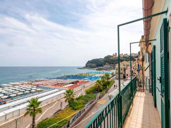 appartamento in vendita a Celle Ligure in zona Pecorile