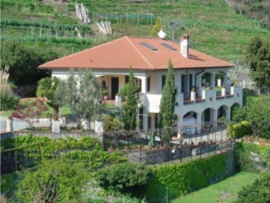 casa indipendente in vendita a Celle Ligure in zona Pecorile