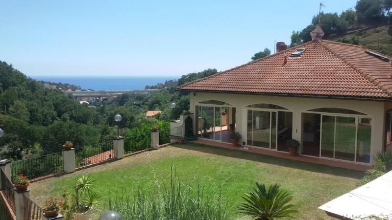 casa indipendente in vendita a Celle Ligure