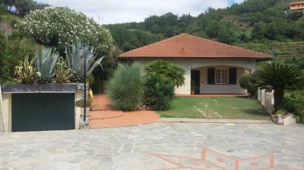 casa indipendente in vendita a Celle Ligure
