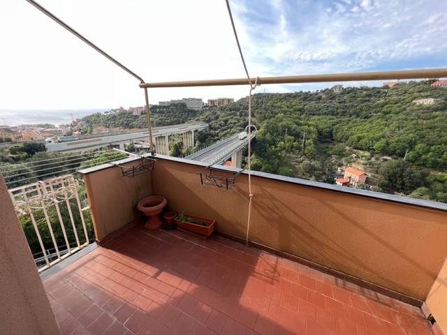 appartamento in vendita a Celle Ligure in zona Pecorile