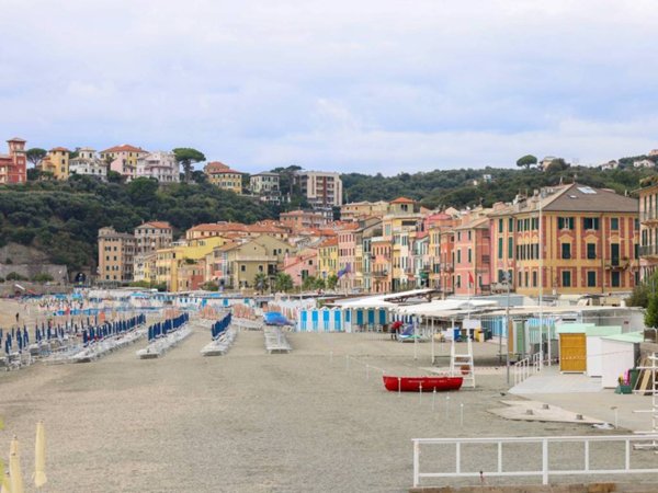 appartamento in vendita a Celle Ligure in zona Pecorile
