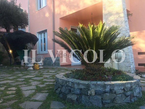casa indipendente in vendita a Celle Ligure in zona Pecorile