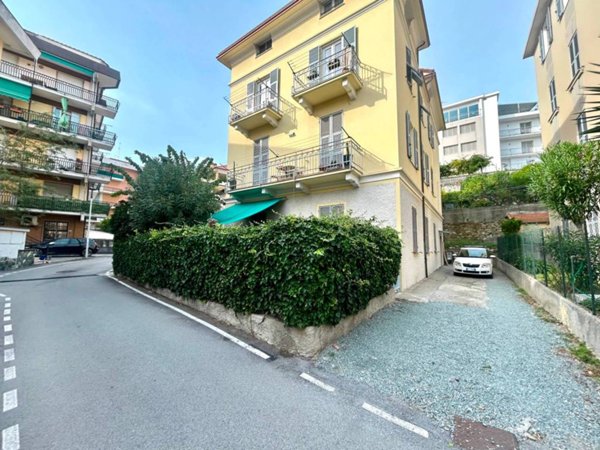 appartamento in vendita a Celle Ligure in zona Pecorile