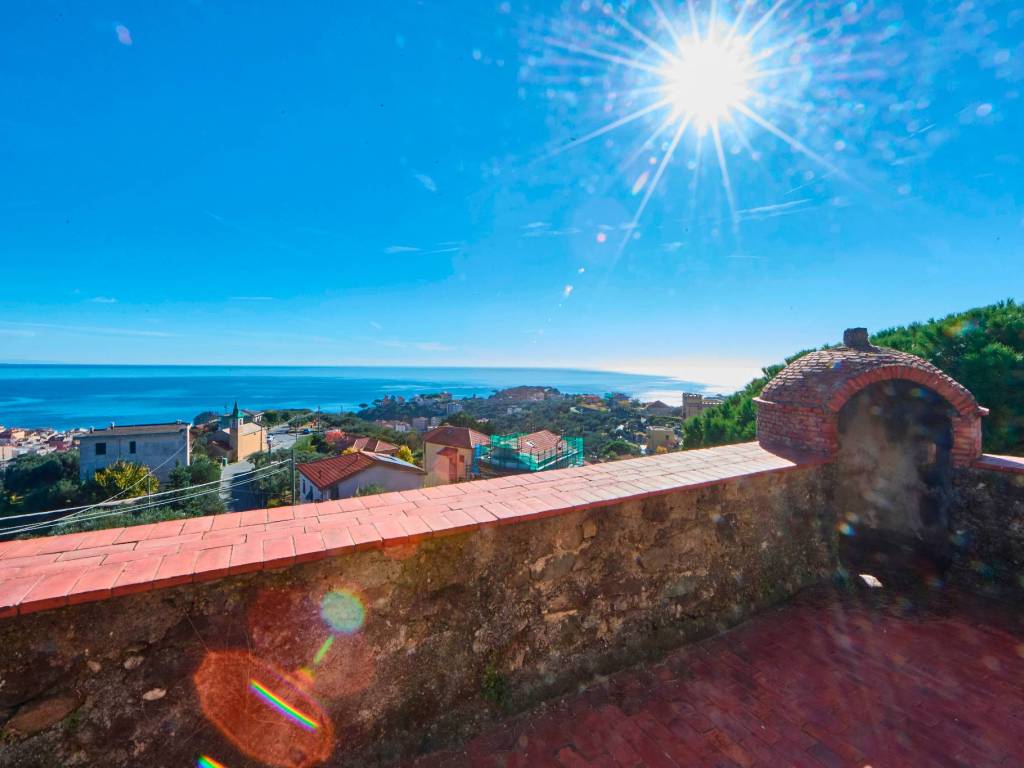 casa indipendente in vendita a Celle Ligure in zona Pecorile
