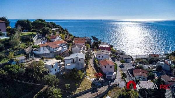 casa indipendente in vendita a Celle Ligure