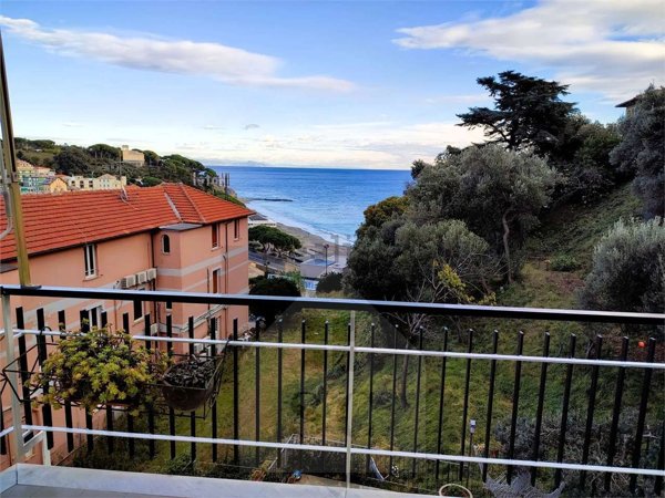 appartamento in vendita a Celle Ligure in zona Pecorile