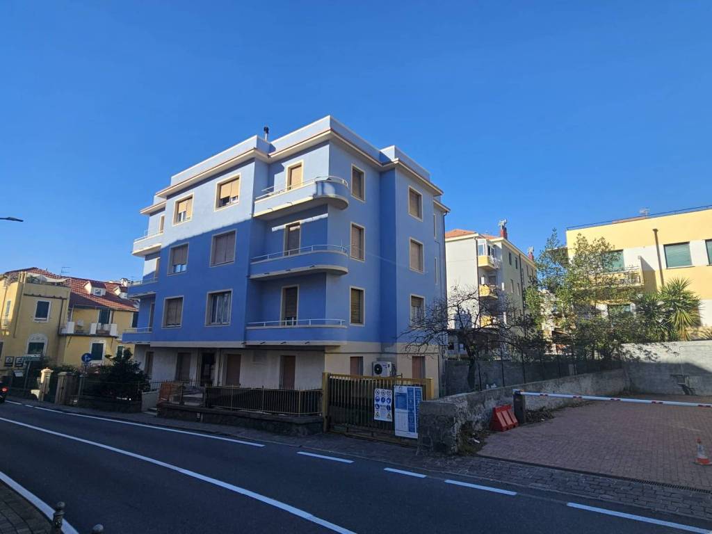 appartamento in vendita a Celle Ligure in zona Pecorile