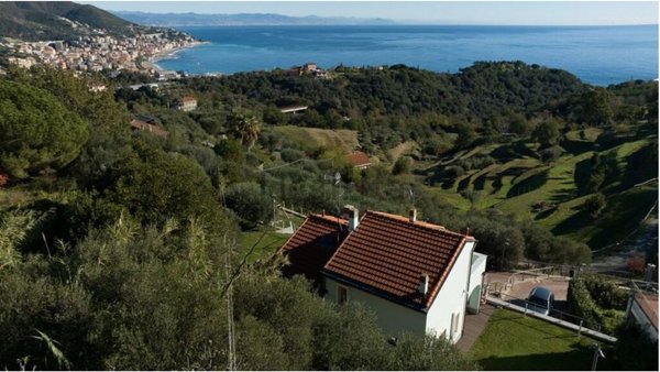 casa indipendente in vendita a Celle Ligure in zona Natta