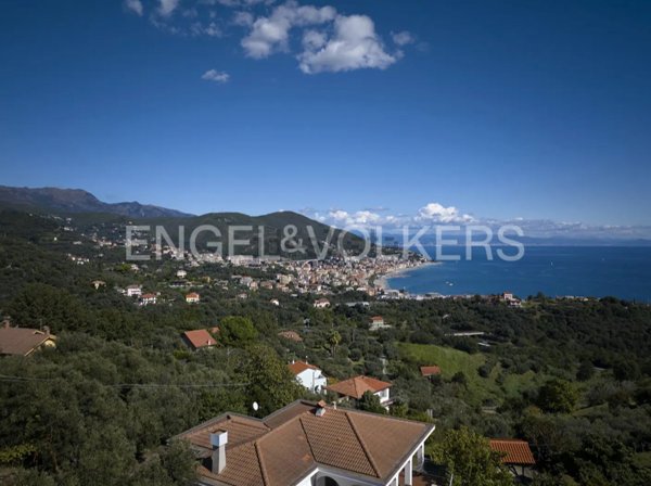 casa indipendente in vendita a Celle Ligure